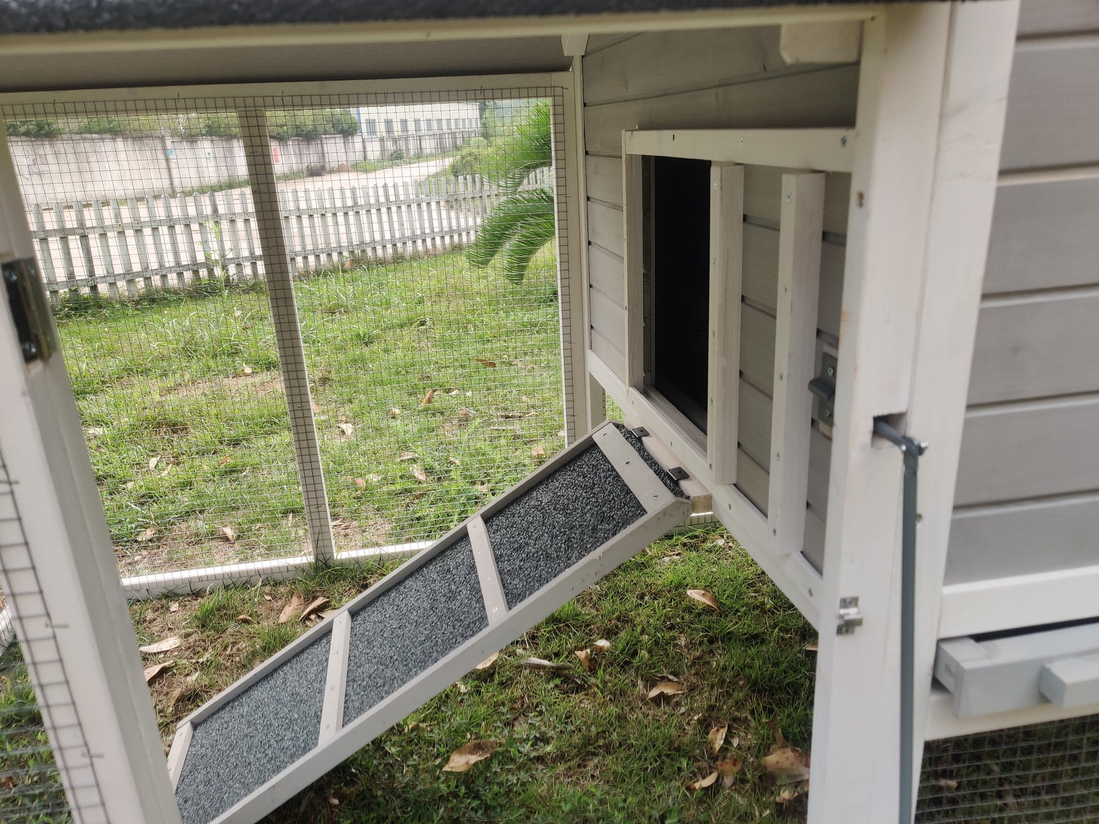 Extra Large Chicken Coop/Rabbit House